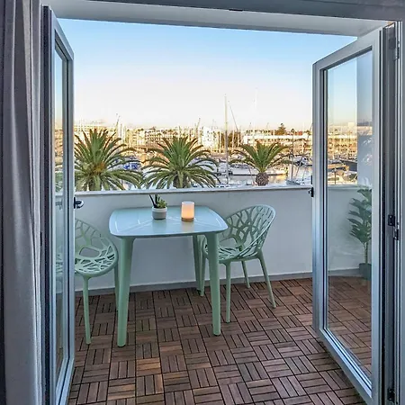 Captain's Quarters Apartment